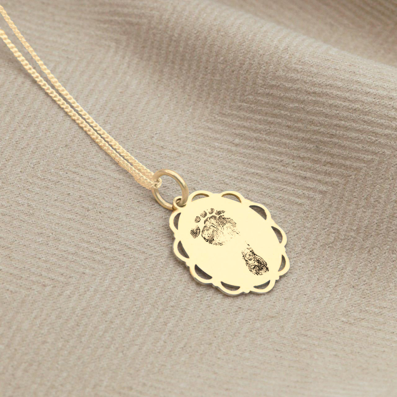 Collar Oval Blondie Retrato