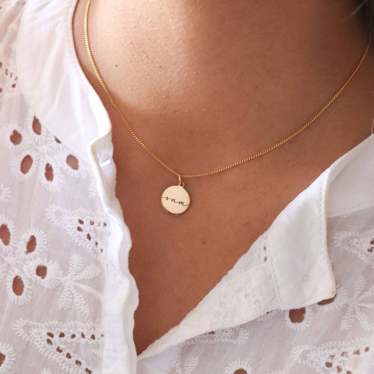 Collar Circular Name Mom