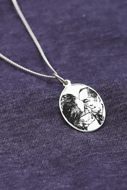 Collar Oval Dama Retrato