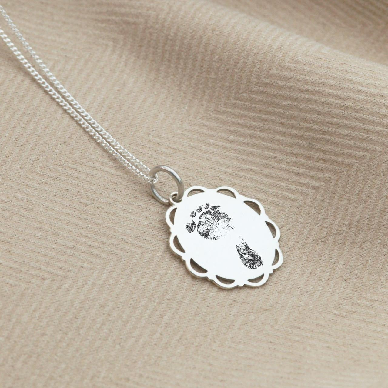 Collar Oval Blondie Retrato