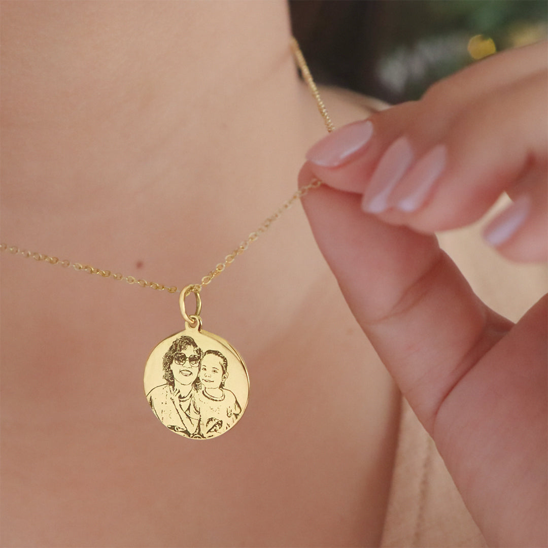 Collar redondo Dama Retrato